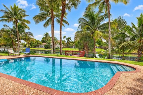 Casa en venta en Plantation, Florida, 4 dormitorios, 256.69 m2 № 2383077 - foto 5