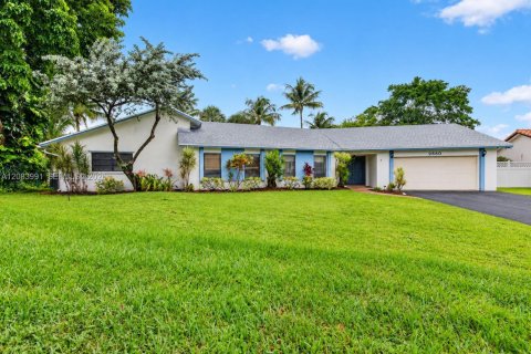 Casa en venta en Plantation, Florida, 4 dormitorios, 256.69 m2 № 2383077 - foto 3