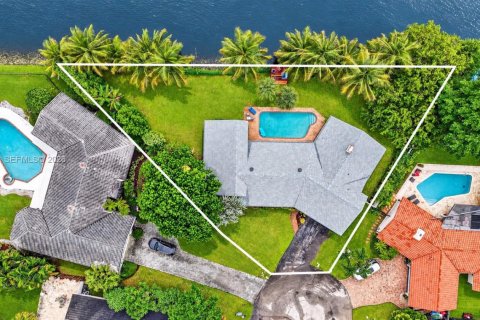 Casa en Plantation, Florida 4 dormitorios, 256.69 m2 № 2383077