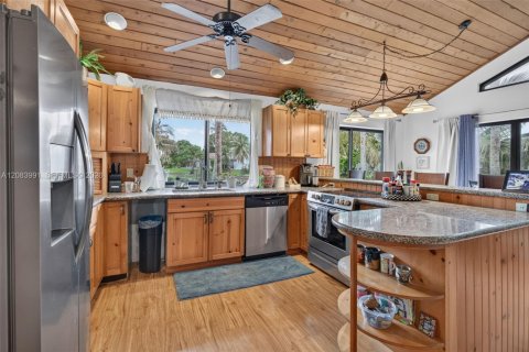 Casa en venta en Plantation, Florida, 4 dormitorios, 256.69 m2 № 2383077 - foto 16