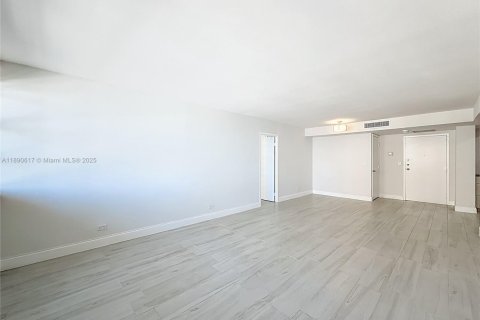 Copropriété à vendre à Sunny Isles Beach, Floride: 2 chambres, 100.98 m2 № 1948207 - photo 22