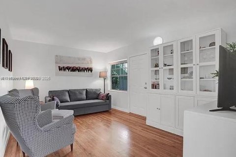 Condominio en venta en Miami Beach, Florida, 1 dormitorio, 59.46 m2 № 2008755 - foto 5