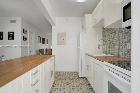 Condominio en venta en Miami Beach, Florida, 1 dormitorio, 59.46 m2 № 2008755 - foto 3