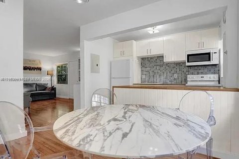 Condominio en venta en Miami Beach, Florida, 1 dormitorio, 59.46 m2 № 2008755 - foto 25