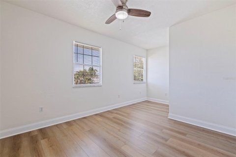 Casa en venta en Saint Petersburg, Florida, 4 dormitorios, 187.29 m2 № 2221059 - foto 25