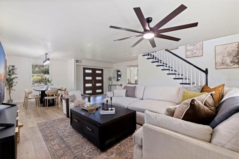 Casa en venta en Saint Petersburg, Florida, 4 dormitorios, 187.29 m2 № 2221059 - foto 5
