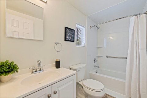 Casa en venta en Saint Petersburg, Florida, 4 dormitorios, 187.29 m2 № 2221059 - foto 27