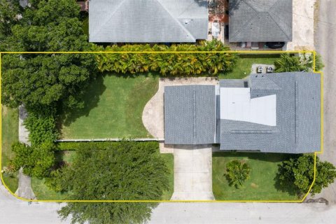 Casa en venta en Saint Petersburg, Florida, 4 dormitorios, 187.29 m2 № 2221059 - foto 2