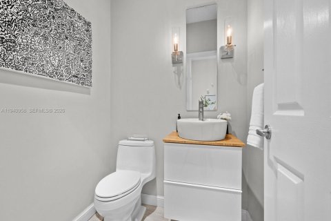 Condominio en venta en South Miami, Florida, 3 dormitorios, 176.7 m2 № 1998654 - foto 3