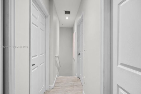 Condominio en venta en South Miami, Florida, 3 dormitorios, 176.7 m2 № 1998654 - foto 11