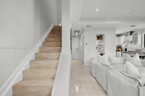 Condominio en venta en South Miami, Florida, 3 dormitorios, 176.7 m2 № 1998654 - foto 10