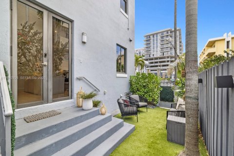 Condominio en venta en South Miami, Florida, 3 dormitorios, 176.7 m2 № 1998654 - foto 22