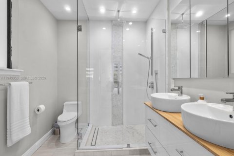 Condominio en venta en South Miami, Florida, 3 dormitorios, 176.7 m2 № 1998654 - foto 17