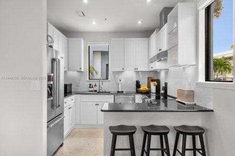 Condominio en venta en South Miami, Florida, 3 dormitorios, 176.7 m2 № 1998654 - foto 6