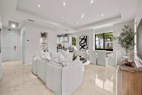 Condominio en venta en South Miami, Florida, 3 dormitorios, 176.7 m2 № 1998654 - foto 9