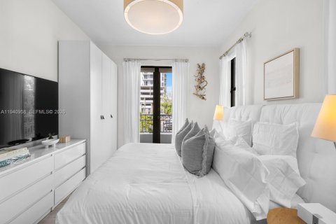 Condominio en venta en South Miami, Florida, 3 dormitorios, 176.7 m2 № 1998654 - foto 16