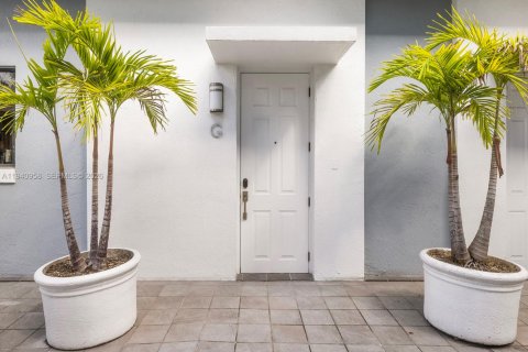 Condominio en venta en South Miami, Florida, 3 dormitorios, 176.7 m2 № 1998654 - foto 25