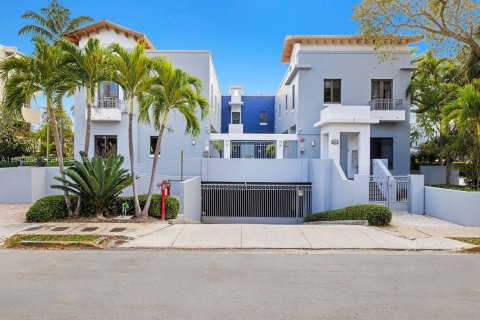 Condominio en venta en South Miami, Florida, 3 dormitorios, 176.7 m2 № 1998654 - foto 26