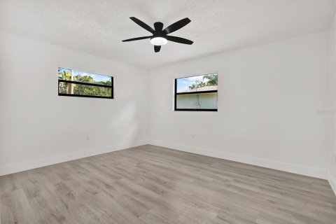 House in Spring Hill, Florida 3 bedrooms, 162.76 sq.m. № 1894081 - photo 21