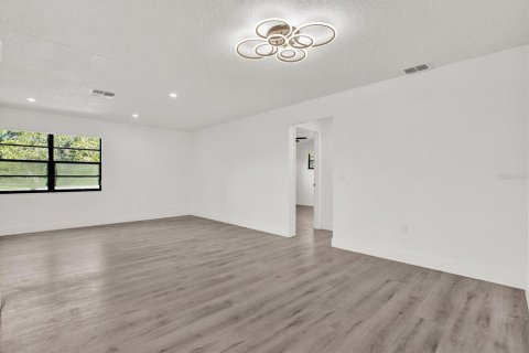 House in Spring Hill, Florida 3 bedrooms, 162.76 sq.m. № 1894081 - photo 27