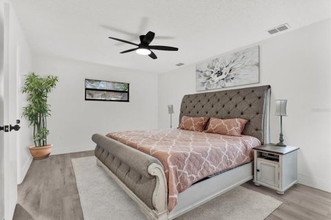 House in Spring Hill, Florida 3 bedrooms, 162.76 sq.m. № 1894081 - photo 7