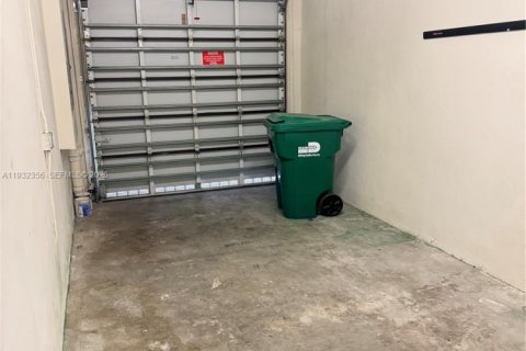 Adosado en venta en Doral, Florida, 4 dormitorios, 172.98 m2 № 2000394 - foto 9