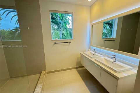 Adosado en venta en Doral, Florida, 4 dormitorios, 172.98 m2 № 2000394 - foto 4