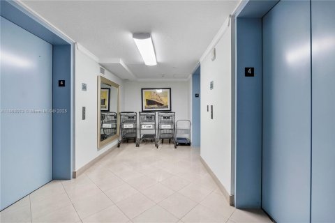 Condo in Fort Lauderdale, Florida, 2 bedrooms  № 1897368 - photo 19