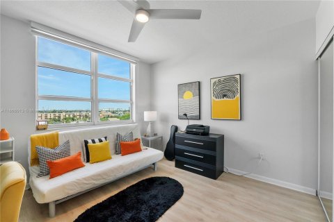 Condo in Fort Lauderdale, Florida, 2 bedrooms  № 1897368 - photo 16