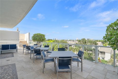 Condo in Fort Lauderdale, Florida, 2 bedrooms  № 1897368 - photo 26