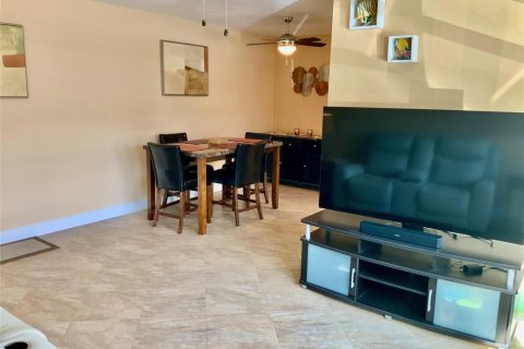 Condominio en venta en Fort Lauderdale, Florida, 1 dormitorio, 69.49 m2 № 2153877 - foto 10