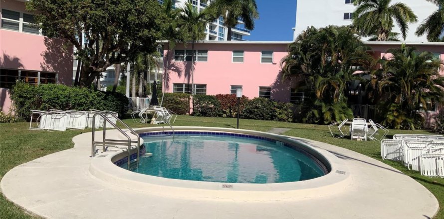 Condominio en Fort Lauderdale, Florida, 1 dormitorio № 2153877