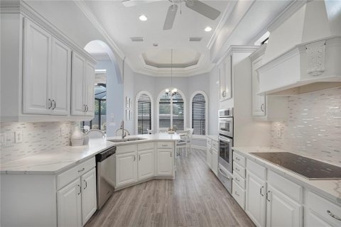 Villa ou maison à vendre à Sarasota, Floride: 4 chambres, 277.78 m2 № 2352506 - photo 12