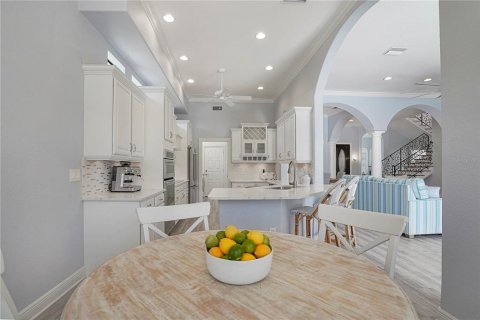 Villa ou maison à vendre à Sarasota, Floride: 4 chambres, 277.78 m2 № 2352506 - photo 16