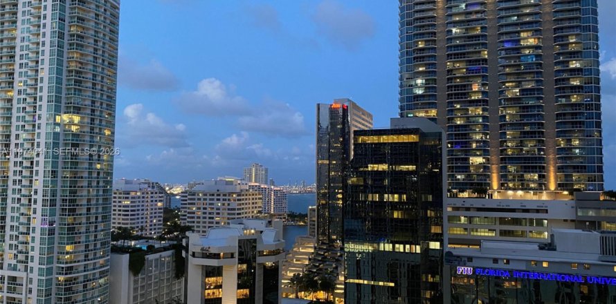 Condo à Miami, Floride, 1 chambre  № 2033648