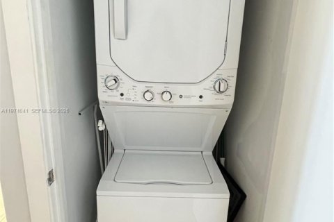 Copropriété à louer à Miami, Floride: 1 chambre, 67.91 m2 № 2033648 - photo 8