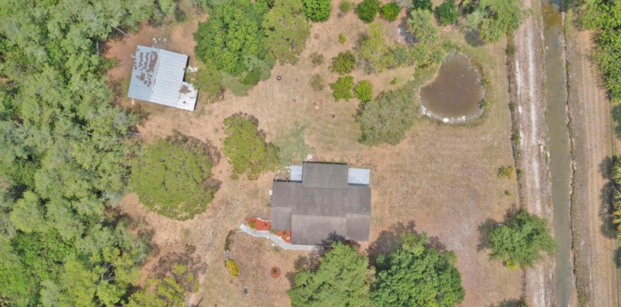 House in The Acreage, Florida 3 bedrooms, 115.94 sq.m. № 1182149