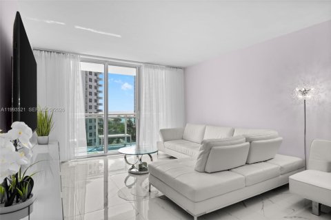 Condo in Hollywood, Florida, 1 bedroom  № 2062813 - photo 7