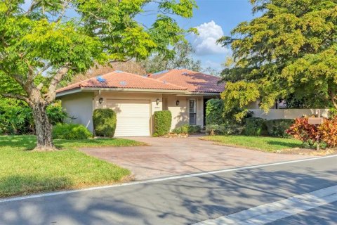 Casa en venta en Sarasota, Florida, 2 dormitorios, 145.86 m2 № 1538370 - foto 1