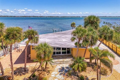 House in Englewood, Florida 2 bedrooms, 197.51 sq.m. № 1642351 - photo 2
