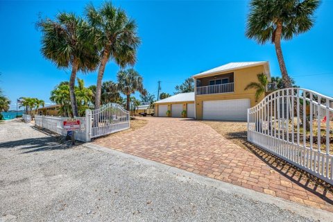 House in Englewood, Florida 2 bedrooms, 197.51 sq.m. № 1642351 - photo 4