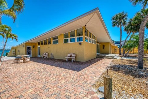 House in Englewood, Florida 2 bedrooms, 197.51 sq.m. № 1642351 - photo 3