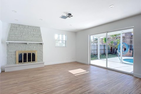 House in Daytona Beach, Florida 4 bedrooms, 184.88 sq.m. № 2210572 - photo 8