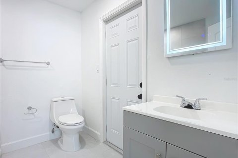 House in Daytona Beach, Florida 4 bedrooms, 184.88 sq.m. № 2210572 - photo 12