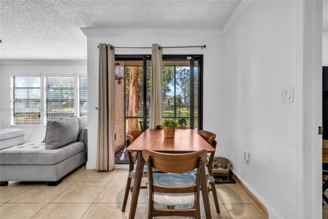 Condominio en alquiler en Miami, Florida, 2 dormitorios, 85.28 m2 № 2030555 - foto 13