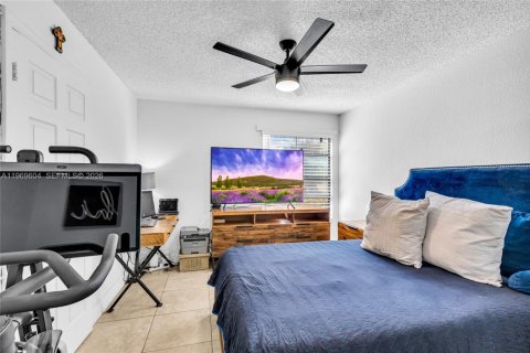 Condominio en alquiler en Miami, Florida, 2 dormitorios, 85.28 m2 № 2030555 - foto 21