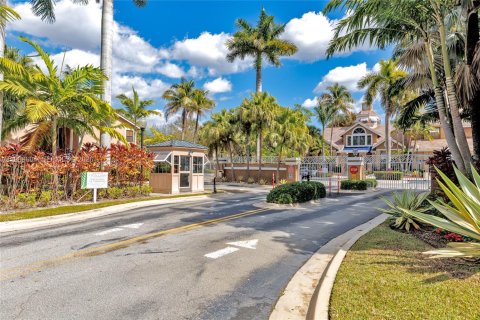 Condominio en alquiler en Miami, Florida, 2 dormitorios, 85.28 m2 № 2030555 - foto 2