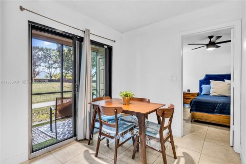 Condominio en alquiler en Miami, Florida, 2 dormitorios, 85.28 m2 № 2030555 - foto 16