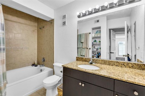 Condominio en alquiler en Miami, Florida, 2 dormitorios, 85.28 m2 № 2030555 - foto 25