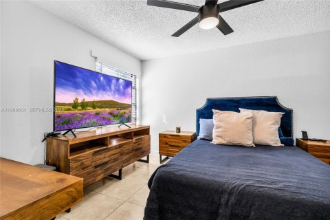 Condominio en alquiler en Miami, Florida, 2 dormitorios, 85.28 m2 № 2030555 - foto 19